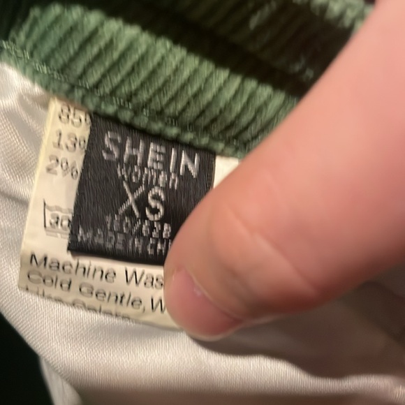 Green corduroy pants! Tried on never worn - Picture 5 of 5